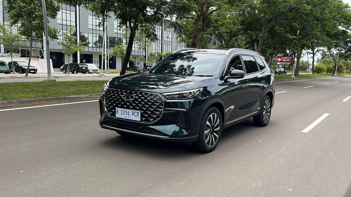 Impresi Awal Chery Tiggo 8 CSH: Sensasi Torsi Jambak Ala Mobil Listrik
