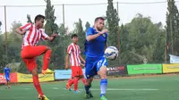 Striker asing Persib, Illija Spasojevic menyumbang dua gol dalam laga uji coba terakhir lawan Bareti FC, Subang di lapangan Football Plus Arena, Parompong, Kab. Bandung Barat, Jumat (28/8/2015). (Bola.com/Bagas Rahadyan)