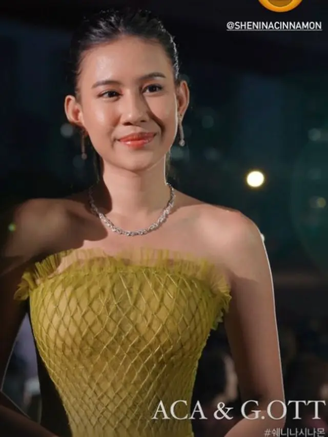 Parade Pesona Glamor Khas Perempuan Indonesia dari Raline Shah, Dian Sastrowardoyo, dan Shenina Cinnamon di Busan International Film Festiva