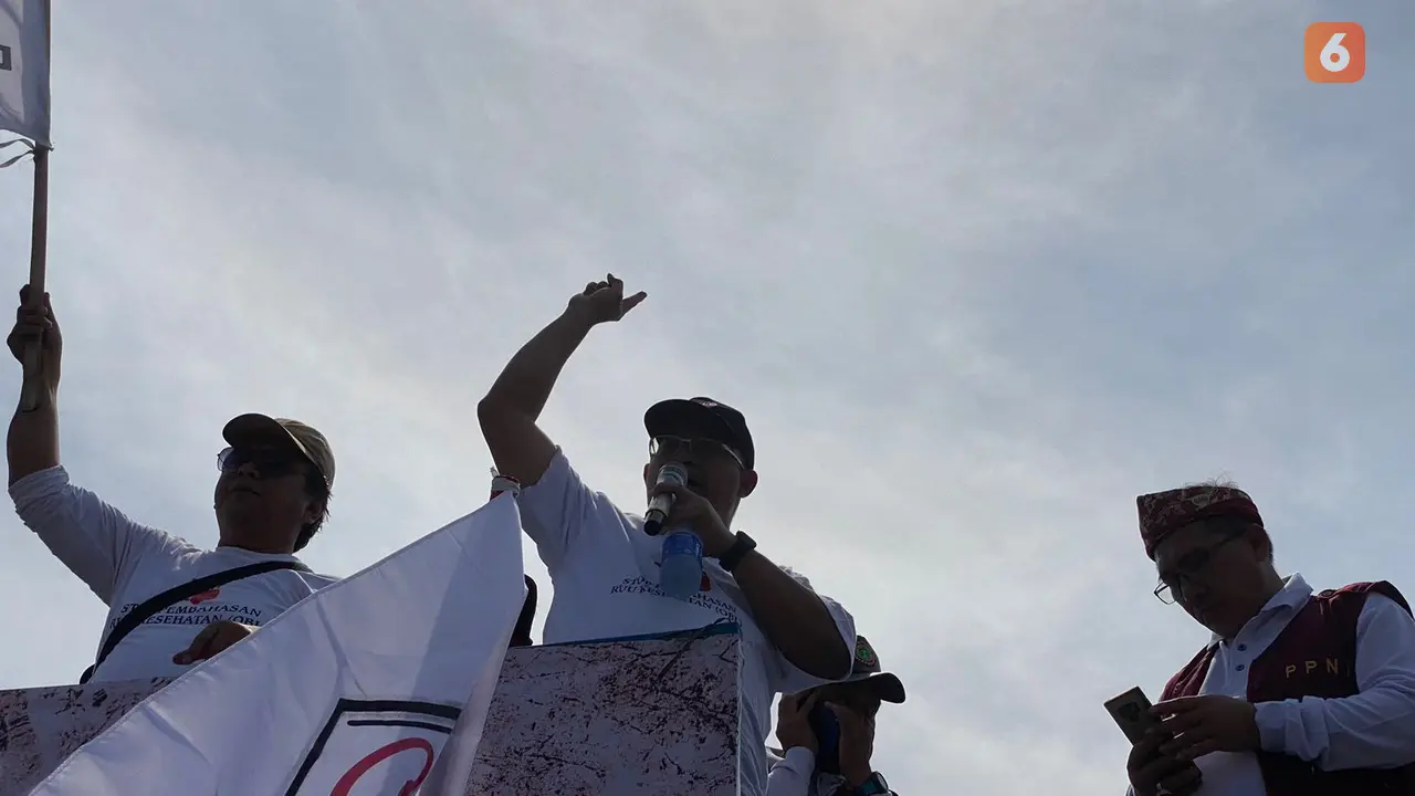 Ikatan Dokter Indonesia dan Organisasi Profesi pada Selasa Pagi 11 Juli 2023 Kembali Menggelar Demo di Depan Gedung DPR RI Jelang Disahkannya RUU Kesehatan Hari Ini (Ade Nasihudin Al Ansori/Liputan6.com)