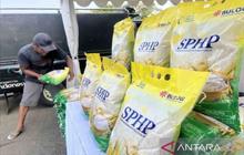Fakta Unik Bulog Luwuk: 240 Ton Beras SPHP Disalurkan, Harga Pangan Aman di Tiga Kabupaten!