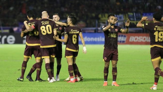 PSM Makassar mengalahkan Persib Bandung 3-1 di Stadion Andi Mattalata, Mattoangin, Minggu (18/8/2019). (Bola.com/Abdi Satria)