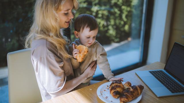 ilustrasi anak makan saat sahur/pexels