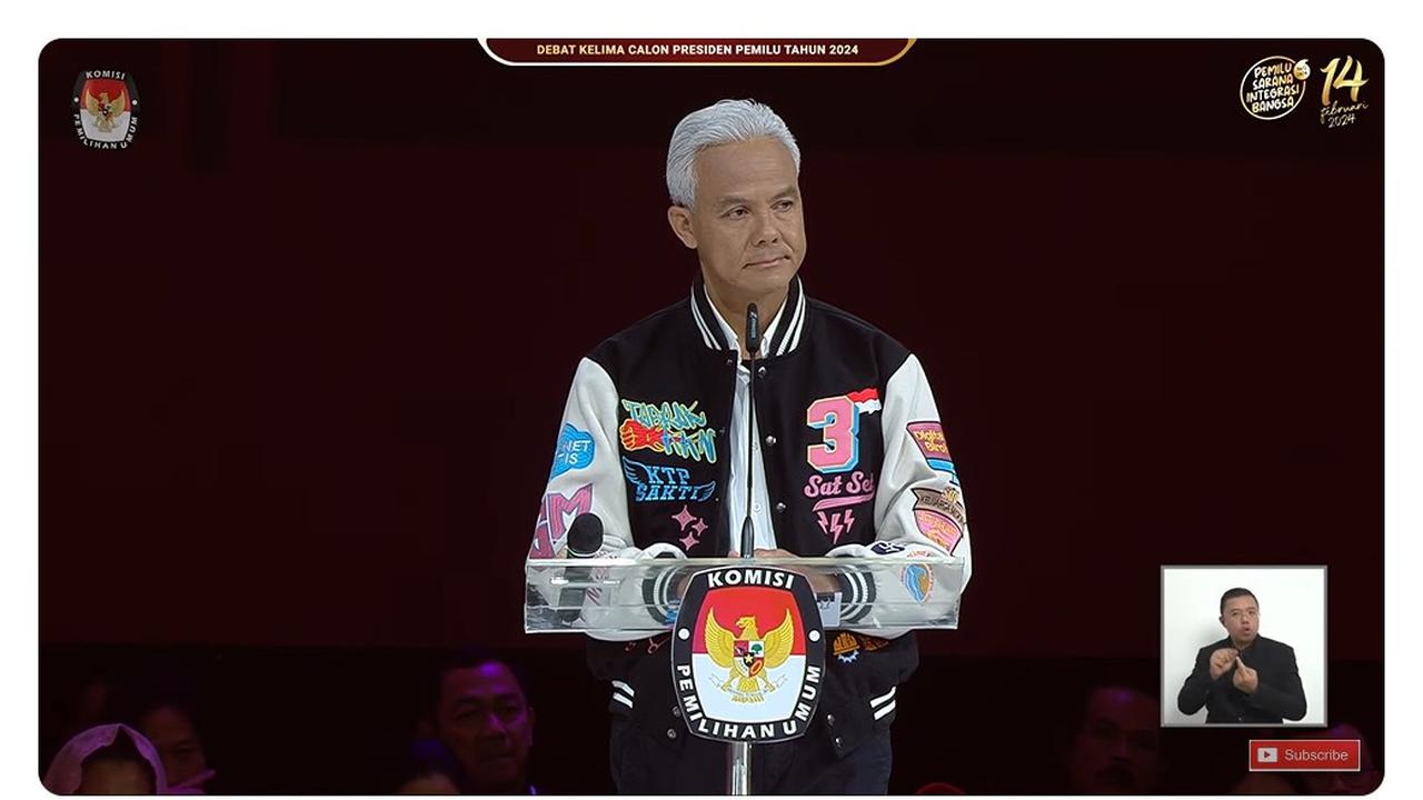Calon Presiden (Capres) nomor urut 03 Ganjar Pranowo saat debat Pilpres 2024 terakhir yang digelar Minggu (4/2/2024) di Jakarta Convention Center (JCC), Senayan, Jakarta Pusat.