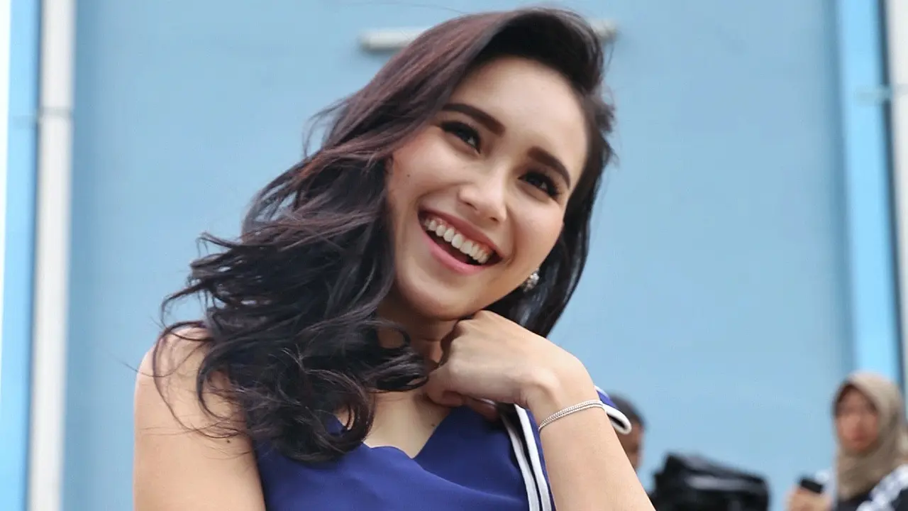 [Bintang] Ayu Ting Ting
