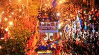 Ribuan Bobotoh Langsung Arak Persib Begitu Tiba di Bandung