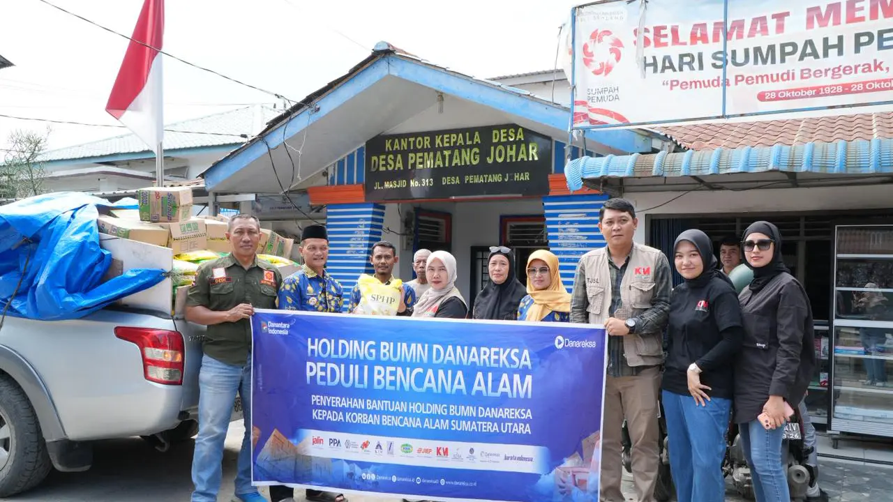 PT Danareksa (Persero) memberikan bantuan logistik 5 ton beras dan ribuan paket sembako ke  18.500 Kepala Keluarga sejak 8 Desember 2025. (Dok Holding BUMN Danareksa)