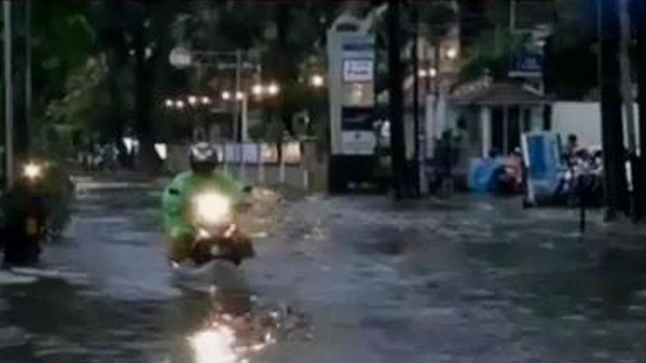  Banjir Rendam Jakarta