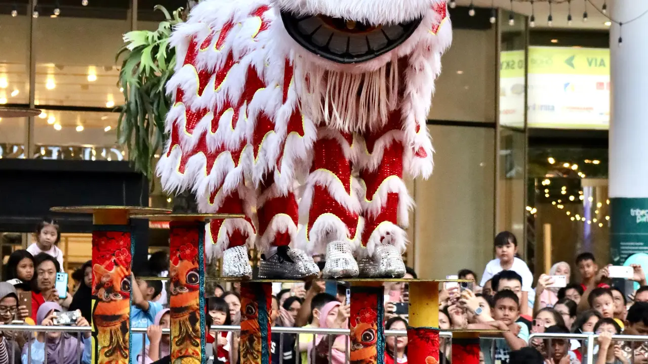 Kemeriahan Imlek 2025 Sambut Tahun Ular Kayu di Central Park dan Neo Soho Mall, Bisa Nonton Barongsai Kelas Dunia