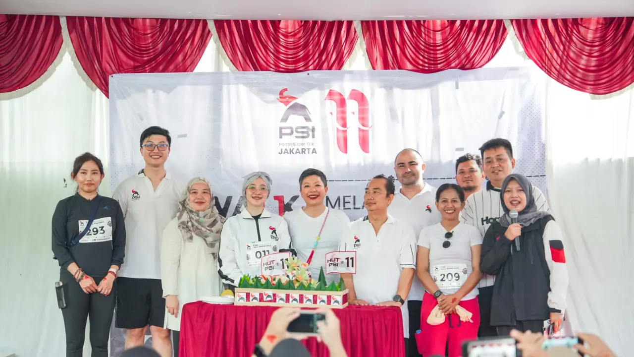 Partai Solidaritas Indonesia (PSI) merayakan hari ulang tahun (HUT) ke-11 dengan menggelar acara funwalk dan kegiatan traktiran massal di Jakarta, Minggu (16/11/2025).