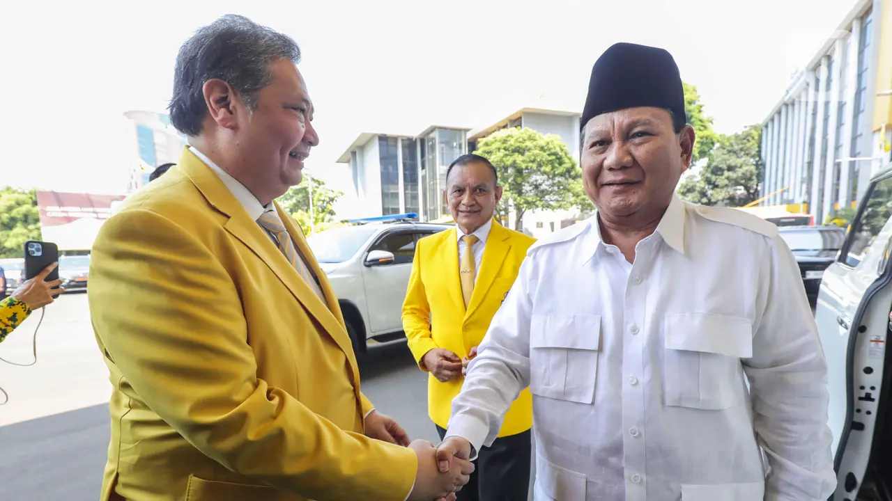 Bakal calon presiden (bacapres) dari Koalisi Indonesia Maju (KIM) Prabowo Subianto menghadiri rapat pimpinan nasional atau Rapimnas Partai Golkar pada hari ini, Sabtu (21/10/2023)