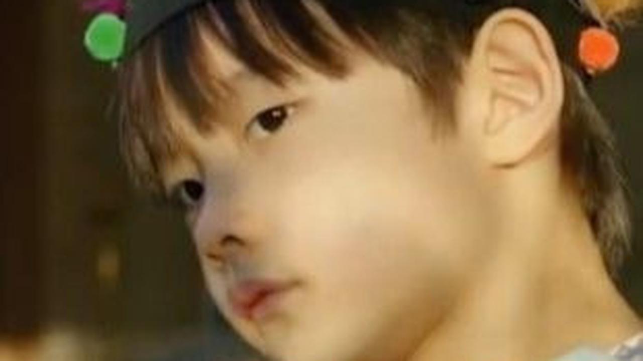 Beberapa Potret Mengharukan Aktor Cilik Jeong Hyun Jun Berpidato Kenang Lee Sun Kyun, Anggap Ayah Sendiri
