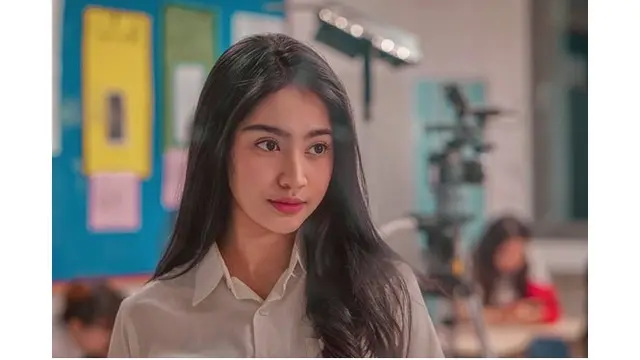 Alliza Putri berperan sebagai Clara di sinetron Cinta Anak Muda, aktingnya pun berhasil menghibur penonton.