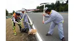 Sikap unik dan kontroversial yang dilakukan Valentino Rossi, membuat ia dicintai masyarakat dunia.