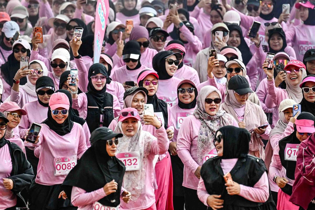 FOTO: Keseruan Lari Santai Khusus Perempuan di Banda Aceh