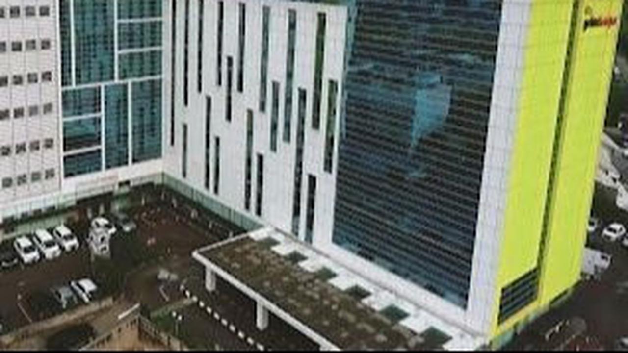 Saat ini, Perseroan telah mencatatkan saham perdana di Bursa Efek Indonesia dengan kode saham RSGK, menunjukkan upaya mereka untuk meningkatkan perkembangan dan kontribusi pada dunia kesehatan di Indonesia.