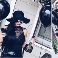 Seorang wanita biasanya akan lebih memilih tema glamour atau bahkan princess ketika ulang tahun, tapi wanita ini malah memilih tema pemakaman. (Foto: Metro.co.uk/BoredPanda)