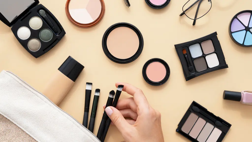 Tips makeup segar dan tampak natural./copyrigth Freepik