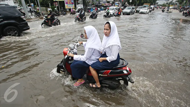 20160226-Diguyur Hujan Semalaman, Jalan Panjang Terendam Banjir-Jakarta