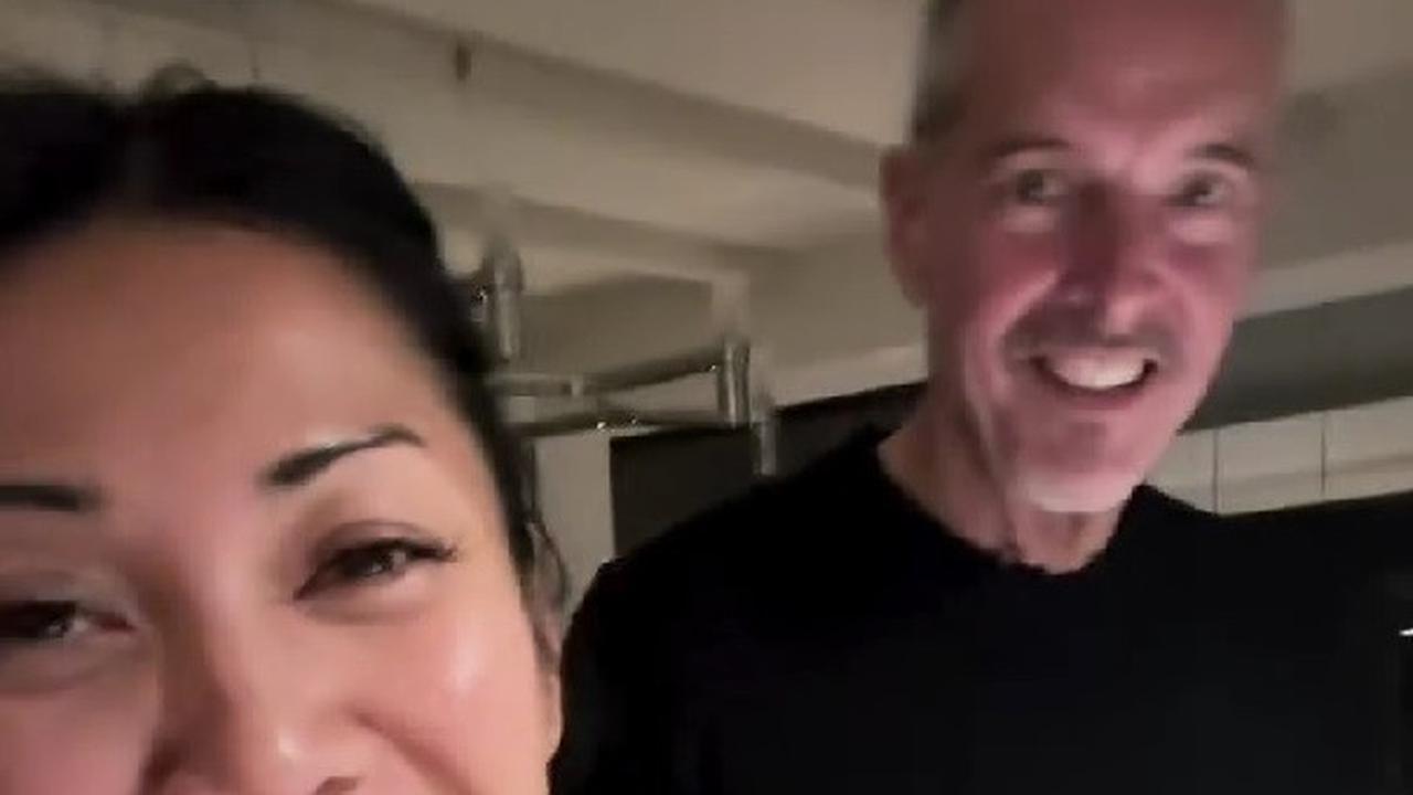 Anggun C Sasmi Pilih Masak Sup dan Bakso Beku Biar Sat-Set untuk Buka Puasa