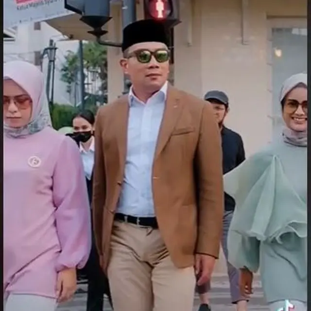 Usai Citayam Fashion Week, Ridwan Kamil Tampil di Braga Fashion Week