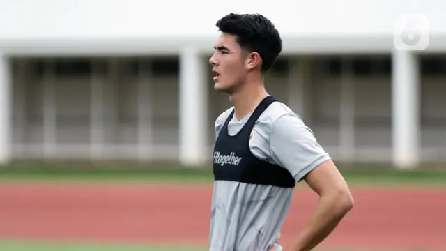 FOTO: Latihan Perdana Elkan Baggott Bersama Timnas Indonesia