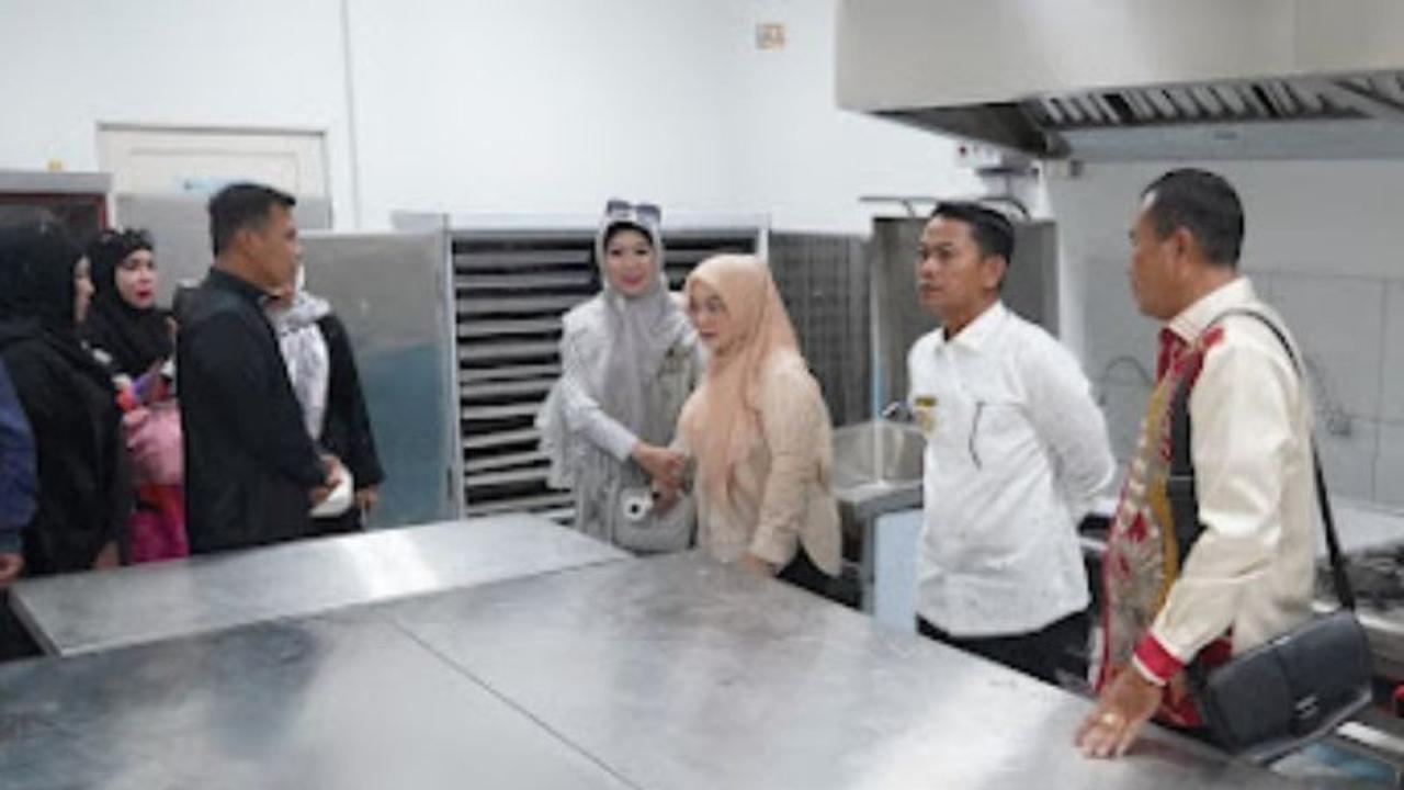 Wali Kota Banjarmasin Resmikan Dapur Ke-10 Program Makan Bergizi Gratis: Sudah Layani Puluhan Ribu Siswa!