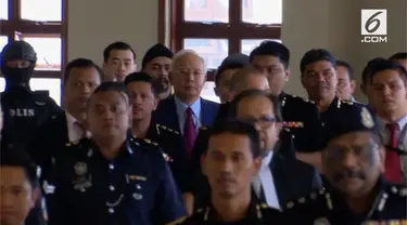 Najib Razak menjalani sidang dakwaan di pengadilan pada hari ini, Rabu (4/7/2018). Ia dituduh menyelewengkan anggaran dari 1Malaysia Development Berhad atau 1MDB, dana negara yang ia dirikan.