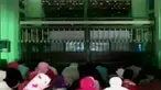 Peziarah menyampaikan doa-doa untuk kebaikan di makam Mbah Puro.