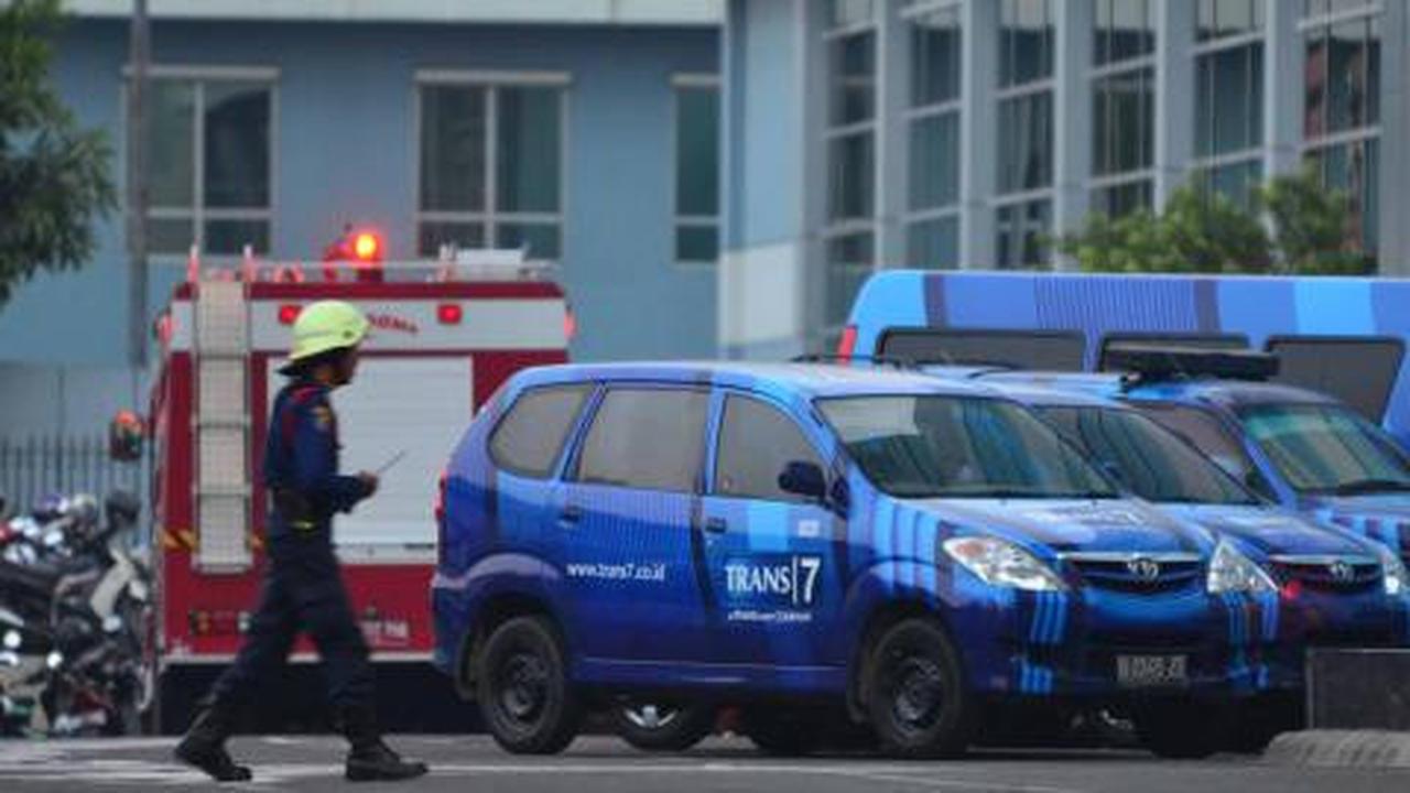 Genset Trans Corp di Mampang terbakar