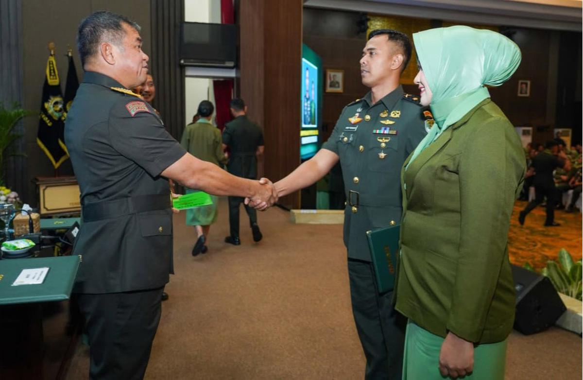 FOTO: Kasad Maruli Ingatkan  Lulusan Seskoad Ditantang Jadi Pemimpin Visioner dan Inovatif