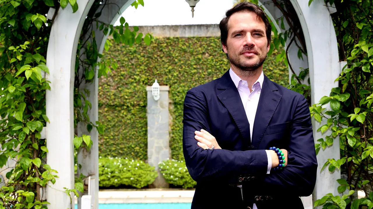 Matthew Settle