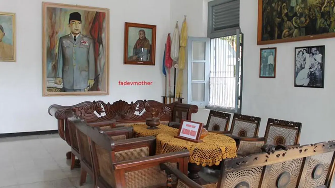 Wisata Sejarah ke Museum Soekarno di Blitar