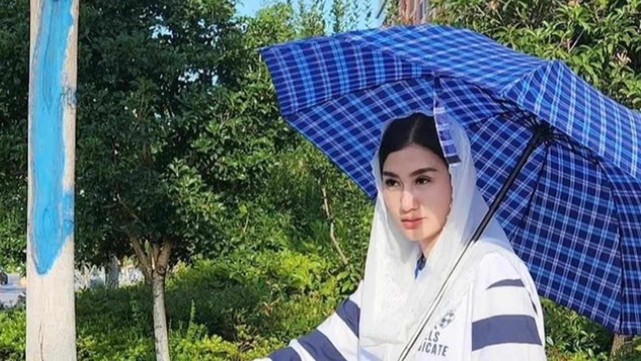 Ia mendirikan UPRINTIS (UMKM Perempuan Perintis) Indonesia pada 22 Desember 2021. Organisasi ini bergerak di sektor UMKM sebagai delegasi Indonesia untuk Asia Pasific Coorperative Youth Summit (APCYS 4.0).&nbsp;