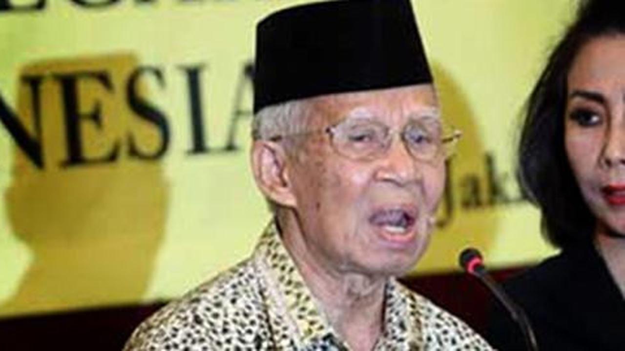 Bismar sering tepuk tangan saat cucunya main piano
