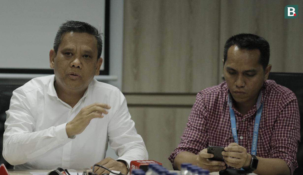 COO PT Liga Indonesia Baru (LIB), Tigor Shalom Boboy, saat jumpa pers di Kantor LIB, Jakarta, Selasa (6/3/2018). PT LIB telah melunasi sisa subsidi kepada 18 klub Liga 1 dengan total lebih dari Rp38 miliar. (Bola.com/M Iqbal Ichsan)