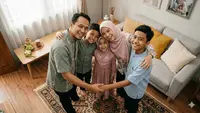 9 Ide Pose Foto Keluarga Saat Lebaran, Tampil Kompak dan Estetik
