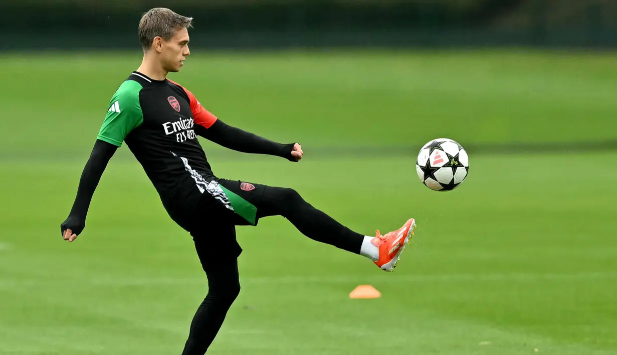 Pertandingan fase liga Liga Champions 2024/2025 antara Arsenal melawan Paris Saint-Germain ini dijadwalkan kick-off Rabu, 2 Oktober 2024, jam 02.00 WIB dini hari. (Glyn KIRK/AFP)