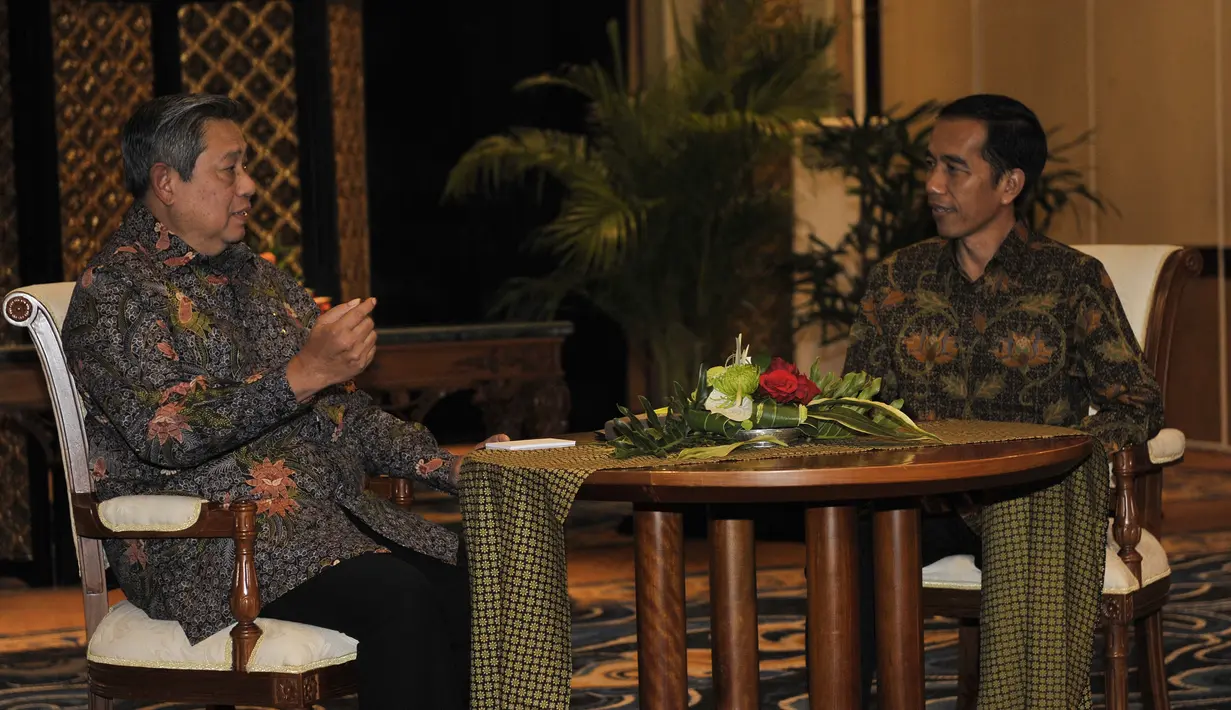 Keakraban Presiden SBY dan Presiden terpilih Joko Widodo saat mengadakan pertemuan di Nusa Dua, Bali, Rabu (27/8/14). (ANTARAFOTO/Nyoman Budhiana)