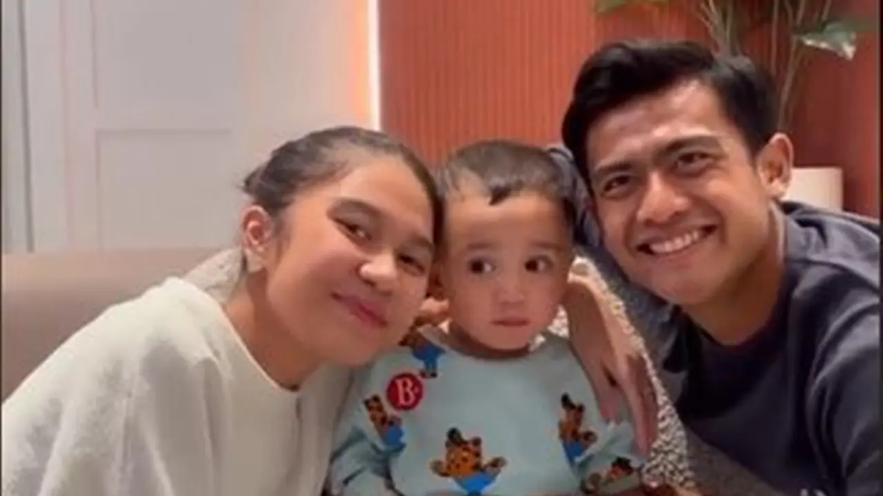 Momen Arhan dan Azizah Foto Bareng Cipung, Netizen: Gambaran Masa Depan