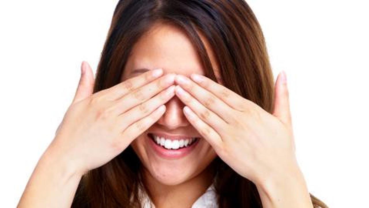 5 Hal ini membuat wanita pemalu terlihat menarik