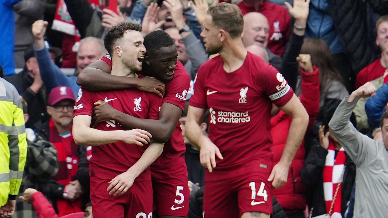 Foto: Tottenham Kocak, Richarlison Udah Selebrasi Buka Baju Eh Lucas Moura Malah Blunder