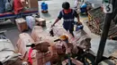 Jasa pengiriman sepeda motor mengalami lonjakan pesanan jelang arus mudik dan Hari Raya Idul Fitri 2023.. (Liputan6.com/Angga Yuniar)
