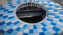 Suasana proyek pembangunan Stadion Nizhny Novgorod, Rusia, Sabtu (26/8/2017). Stadion ini merupakan salah satu dari 12 stadion yang akan digunakan untuk perhelatan akbar Piala Dunia 2018 di Rusia. (AFP/Mladen Antonov)