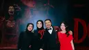 Kedua putri sambungnya pun turut hadir sebagai bentuk dukungan untuk Irish Bella [_@irishbella_]