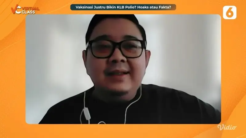 Vaksinolog, dr. Dirga Sakti Rambe, M.Sc, Sp.PD saat menjadi pembicara di diskusi Virtual Class Liputan6.com "Vaksinasi Justru Bikin KLB Polio? Hoaks atau Fakta?"