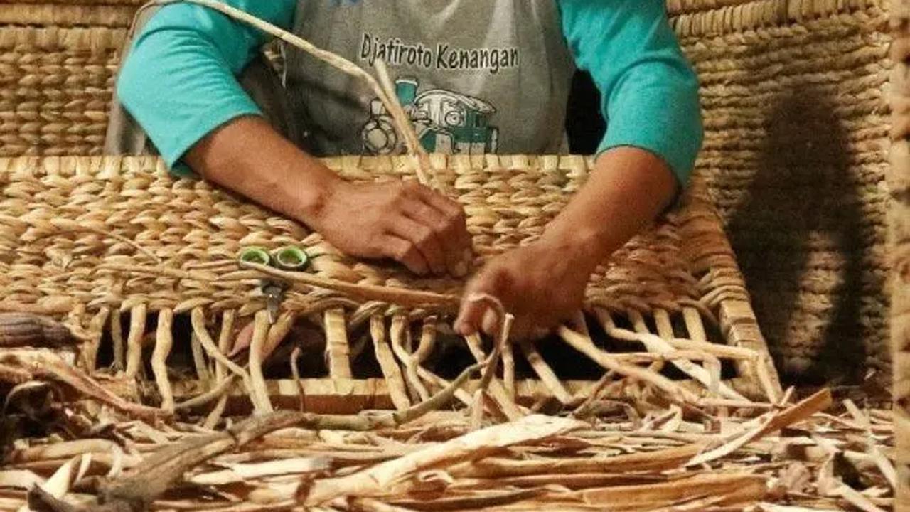 Menteri Teten Ungkap Alasan Produk Lokal Kalah Saing dengan Barang Impor