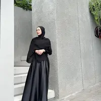 Setelah resmi cerai dengan Eryck Amaral sejak tahun 2021 lalu, Aura Kasih kembali membuka hati mencari pendamping. Perempuan seorang anak  itu juga meminta doa dari artis yang juga pendakwah Ummi Pipik. [Instagram/aurakasih]
