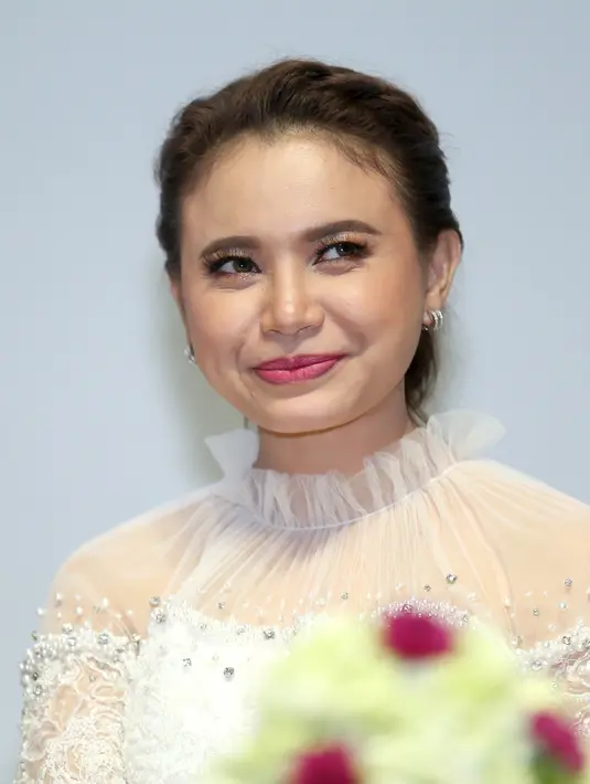 "Apalagi kalau karena aku sama Mas Yoyo keluarga, jadi pastinya bahagia banget kalau Padi bisa sukses dan lebih sukses lagi," tambahnya melanjutkan. (Adrian Putra/Bintang.com)