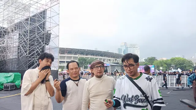 Aksi Panggung Spektakuler, Wali Band Pukau Ribuan Penonton di KLBB Festival 2026. (Liputan6.com/Nanda Salsabila Nazhifa)